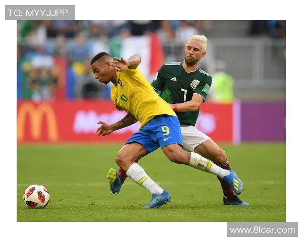 巴西与比利时在激情四溢的球场上展开激烈对决的精彩瞬间